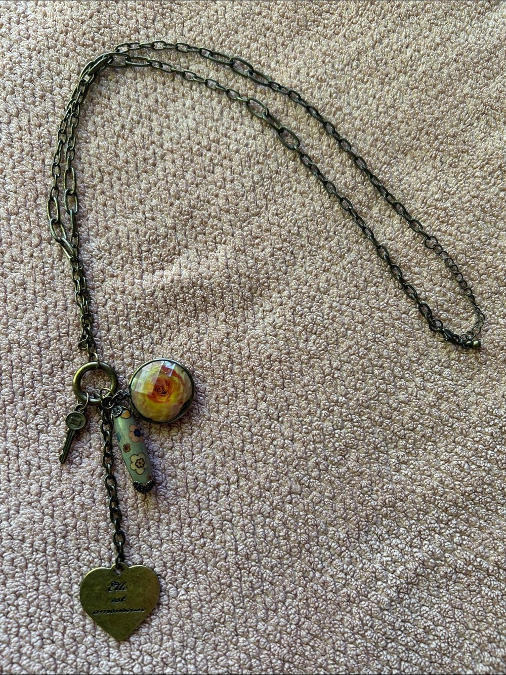 Elle est amoureuse “She is in love” French Necklace